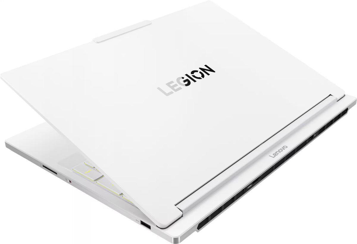Lenovo Legion Pro 7i Gen 10 (RTX 5090 24 GB, 64 GB RAM)